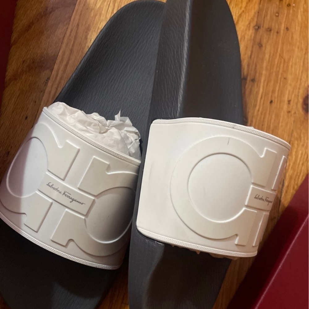 Salvatore Ferragamo Men’s White and Gray Logo Slide Sandals